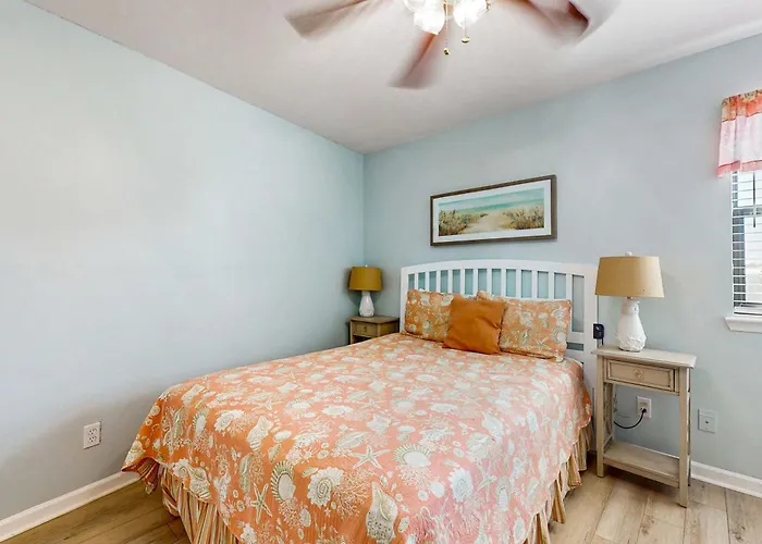 Sea Breeze 206 - The Lucky Pelican *