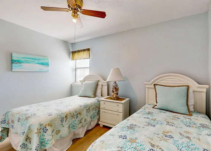 Sea Breeze 206 - The Lucky Pelican *